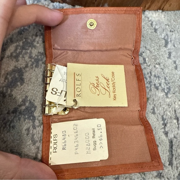 Rolfs Cowhide Leather Key Holder Caddy Hand Tooled Floral Snap Lock NOS - Picture 4 of 7